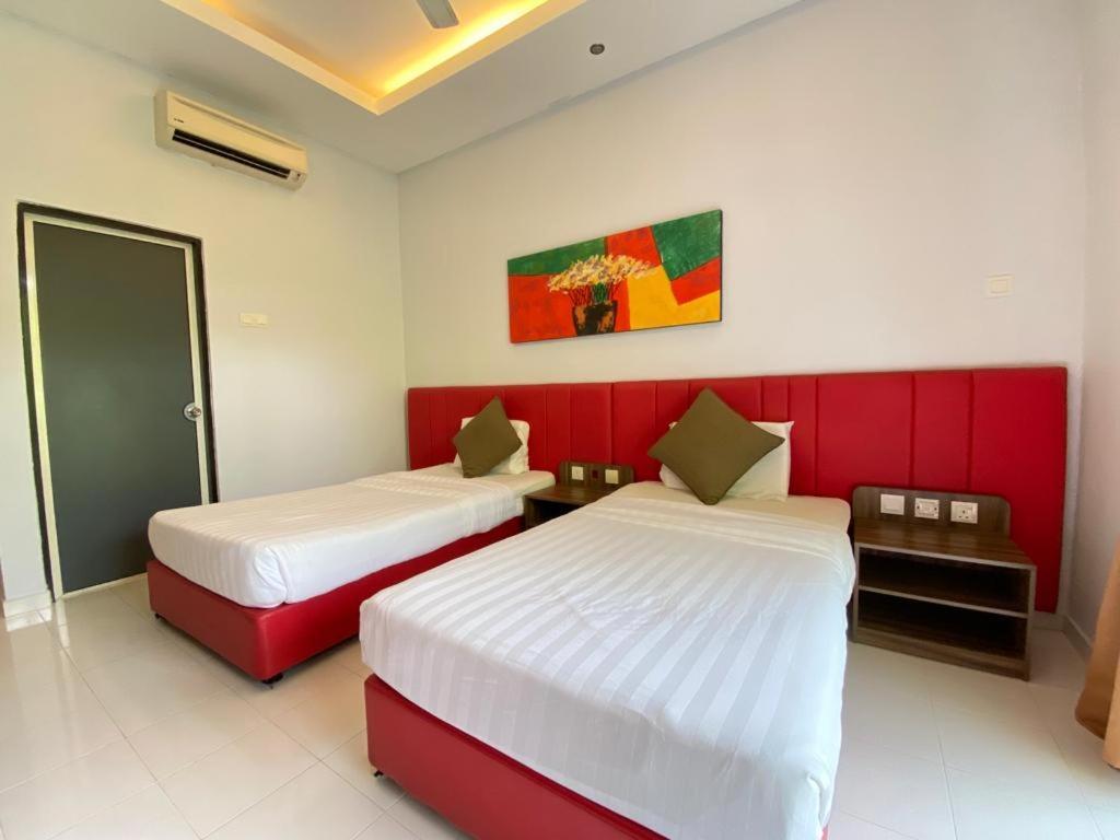 Alia Residence Business Resort Padang Mat Sirat Экстерьер фото