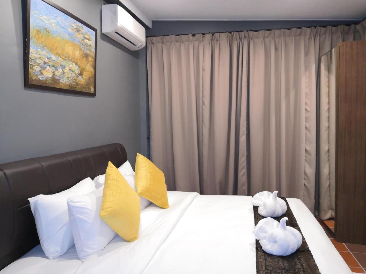 Alia Residence Business Resort Padang Mat Sirat Экстерьер фото